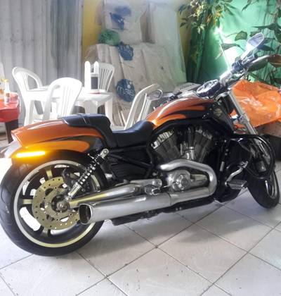 HARLEY-DAVIDSON V-ROD MUSCLE HARLEY-DAVIDSON V-ROD MUSCLE